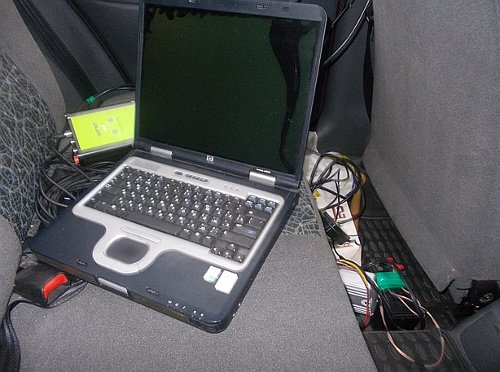 Размещение аппаратуры и компьютера с программным обеспечением в салоне авто.jpg